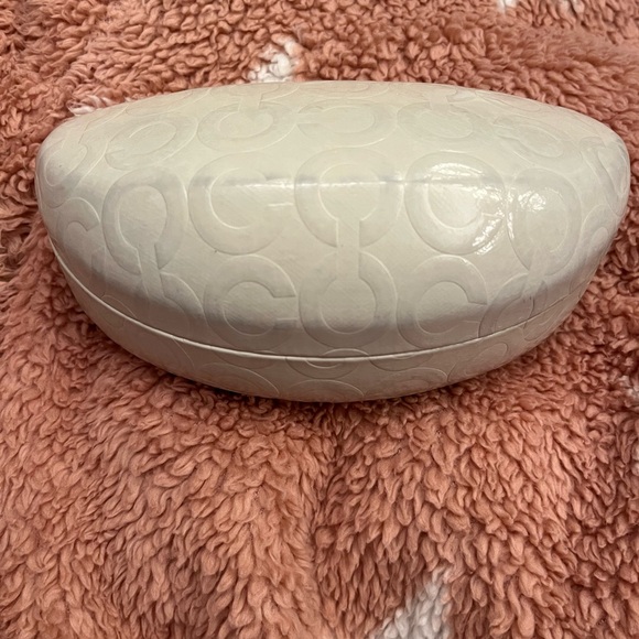 Coach Ivory Patent Leather Hard Clamshell Glasses Case Sunglasses - Picture 3 of 3